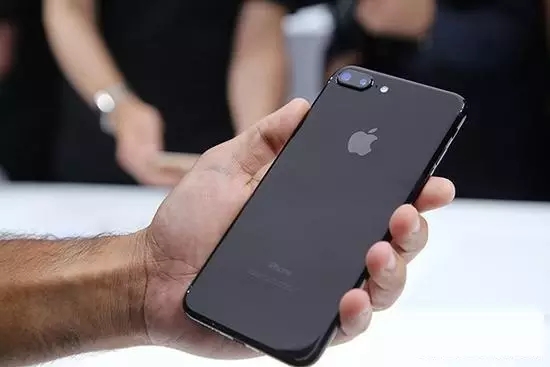 iPhone 7: “数据”造就华丽转身